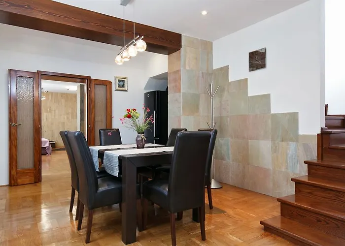 Luna بيت للعطل