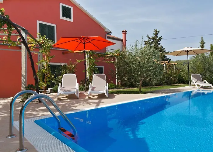 Luna بيت للعطل *