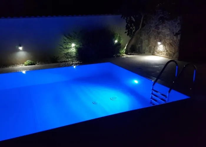 Luna بيت للعطل Sutomiscica