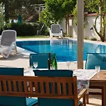 Holiday home Luna Sutomiscica