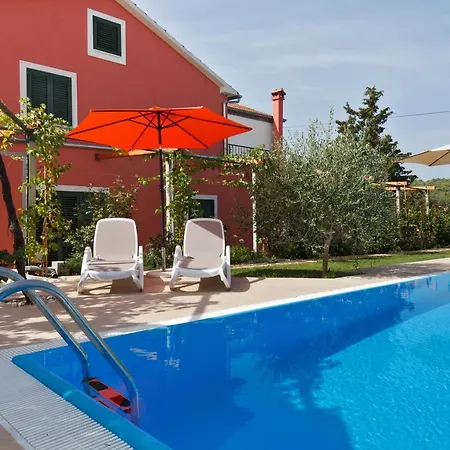 Luna Tatil Evi *